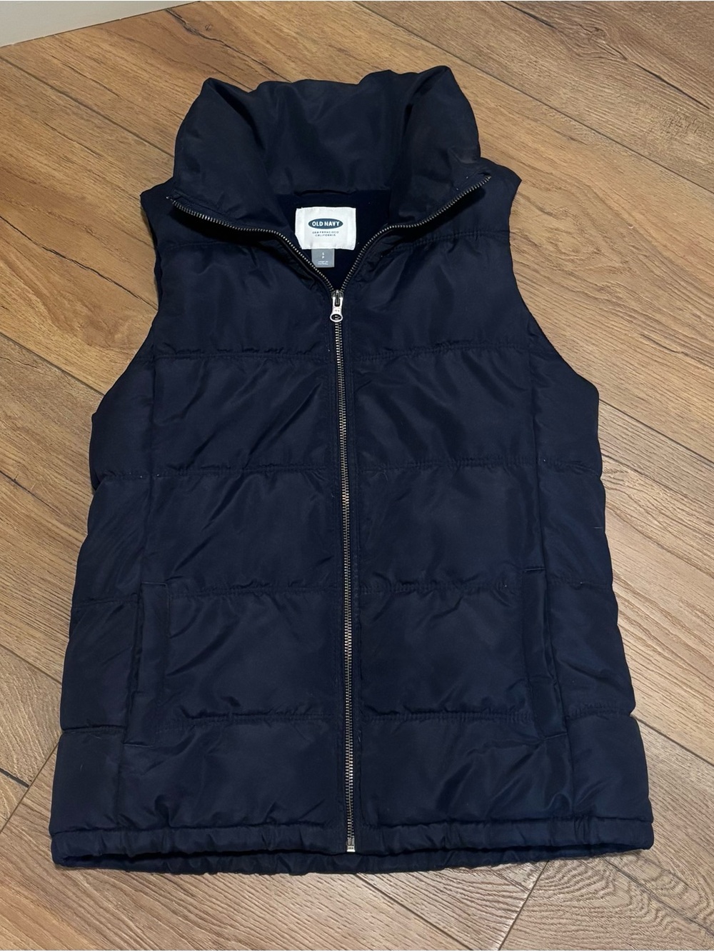 Old Navy Women’s Fleece-Lined Puffer Vest